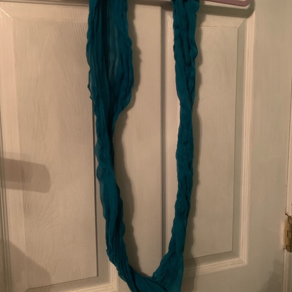 Assorted scarves - Picture 5 of 6